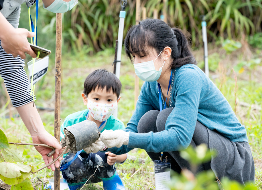 Zhongjiao Bay Tree Planting Family Day