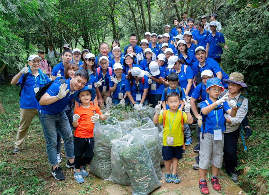 Yangmingshan removing exotic species Family Day